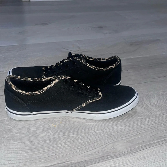 Vans womens sz 7 black and leopards sneakersers - Picture 3 of 6